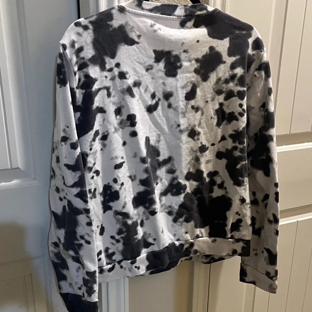 Def Leppard Tie-Dye Leopard Graphic Sweatshirt - Picture 3 of 3